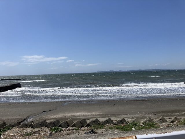 物件から徒歩1分で海岸へ到着