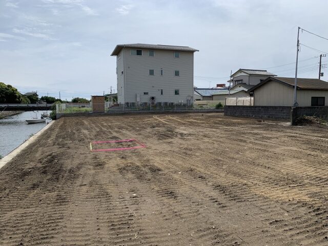 北側より